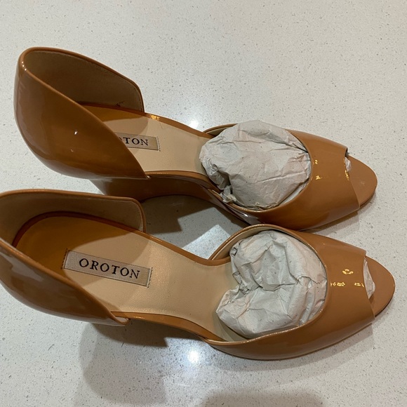 Oroton patent leather wedges . - Picture 3 of 6